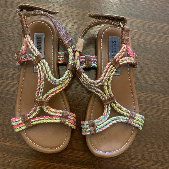 Girls Steve Madden Braided Sandals - Picture 1 of 3